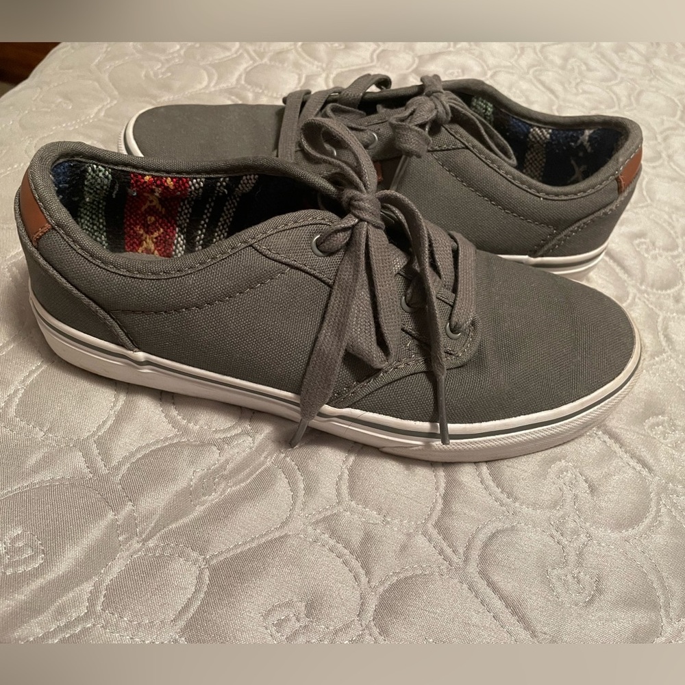 VANS youth 5.5 Low Top Grey Canvas Brown Leather, Aztec Print Interior, Lace Up